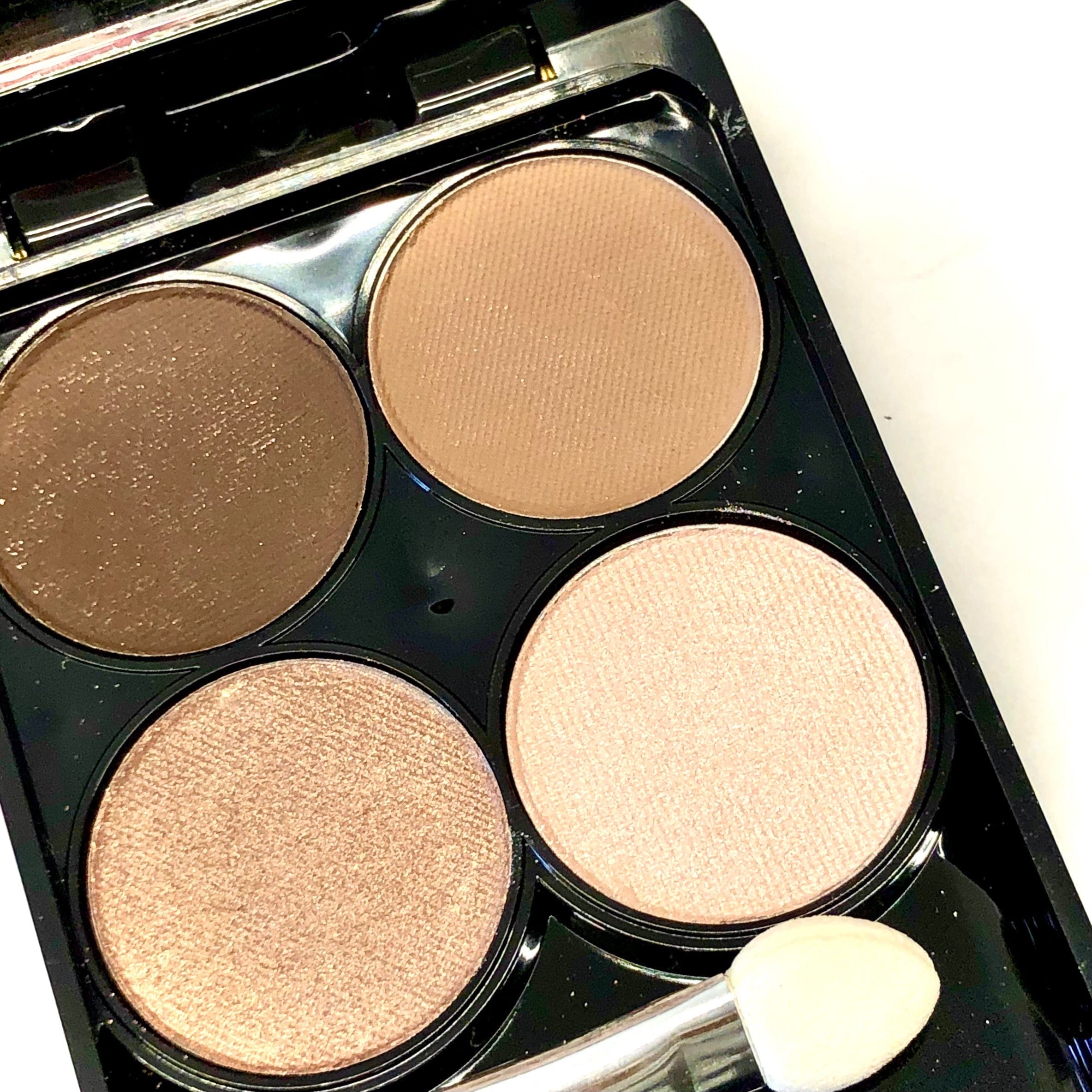 Chocotini Shadow Drop Quad eyeshadow palette closed case